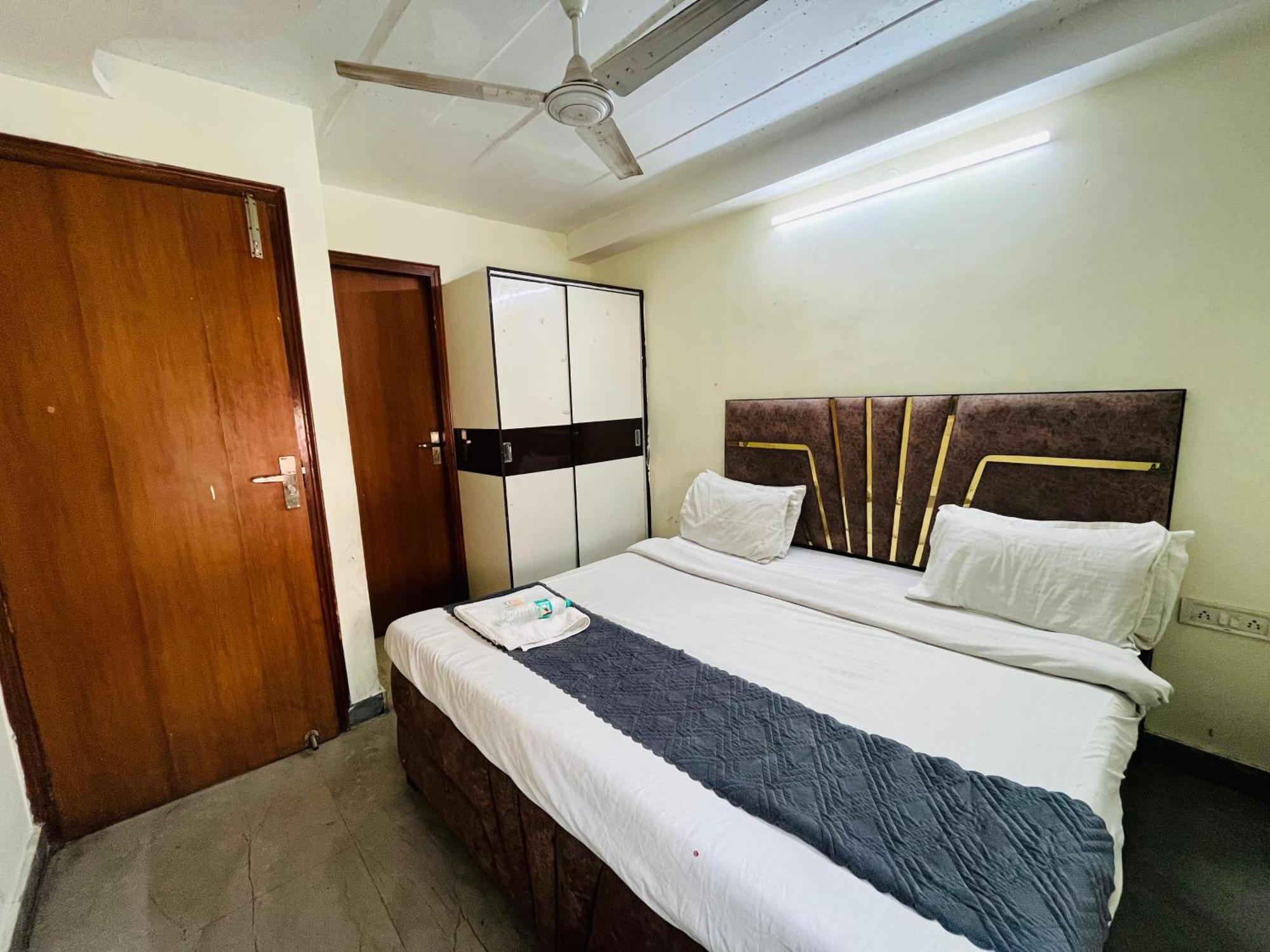 Roomshala 152 Sukoon 3*