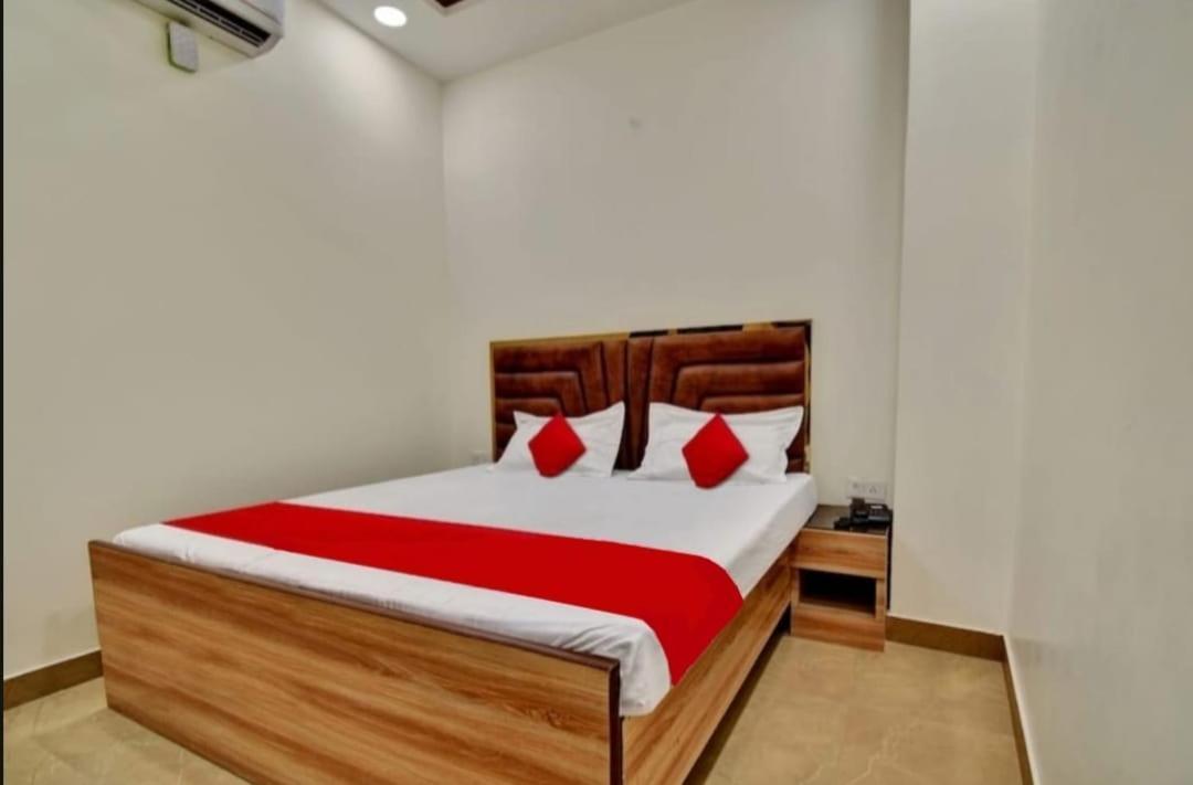 Roomshala 152 Sukoon 3*