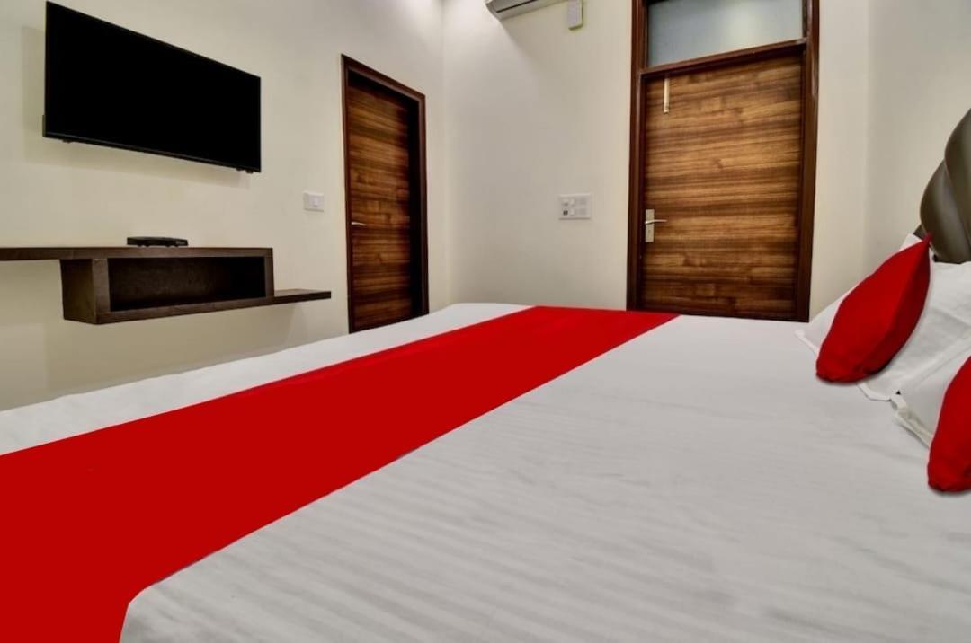 Roomshala 152 Sukoon New Delhi